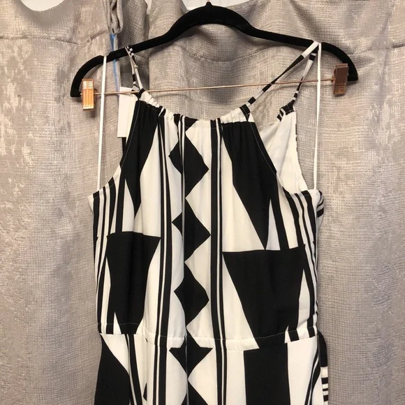 Express dress - Picture 3 of 6